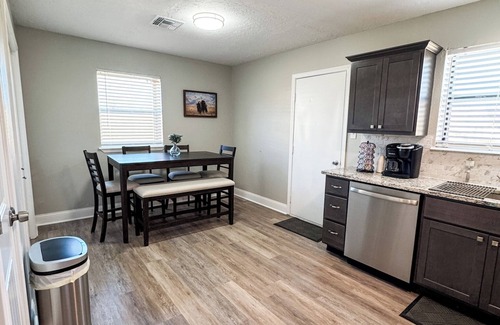 Cache House | Hey, Porter: New, Remodeled, Modern, Clean 3BR NR Lawton Ft Sill/Wichita Mts