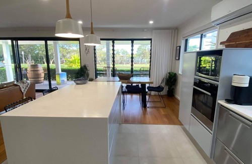 Golden Beach House | Hey's Landing Golden Beach