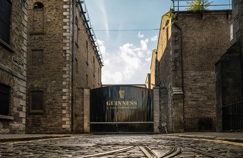 Swords House | Heyward Mews Holiday Homes (Wheelchair Accessible)