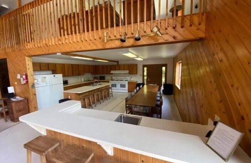 Dryfork House | HF 15 -Perfect Family Retreat! Sleeps 24! Hot tub!