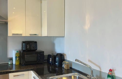 Bloxwich Apartment | HF Suite-The Sage-NEC, Birmingham Airport, Edgbaston, Bullringnn1 Bed Apartment