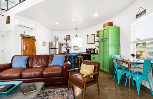 Troy House | HGTV-Famous Silo Stay + Llamas Near Waco