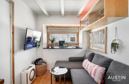 Blackshear-Prospect Hill Apartment | HGTV Featured Tiny Home w Hot Tub Near East 6th St