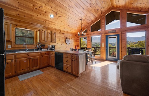 Wears Valley Cabin | HGTV Hot Tub | Game Room + Minutes to National Park