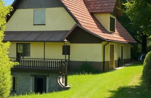 Idrija House | Hiša p'r Kobalu