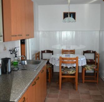 Brda House | Hiša v Travniku
