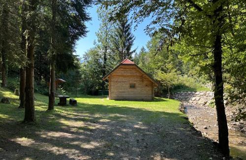 Ljubno House | Hiška ob potočku