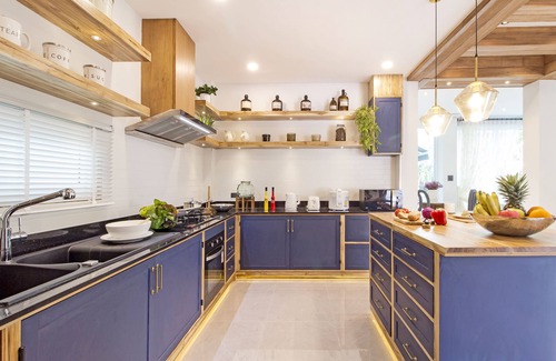 Nong Prue Villa | Hi At Home - 5BR Stylish Villa in Pattaya