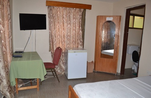 Akosombo Hotel | Hi-Haven Hotel, Akosombo
