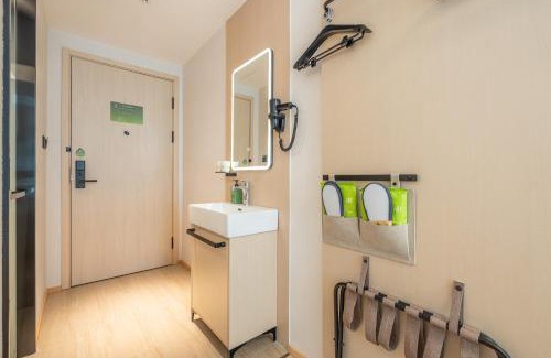 Beiqijia Hotel | Hi Inn Beijing Changping Future Science City Subway Station
