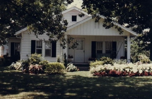 Lawrenceburg House | Hi Speed Internet Lawrenceburg TN area, Outdoor Living Space, Wk/Month Discounts