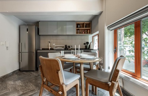 La Condesa Apartment | Hi Tech, Private 1 br in La Condesa with Terrace