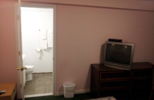 Newington Hotel | Hi-View Motel