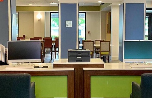 Hialeah House | Hialeah, FL-Express Stay to enjoy- 2 double beds