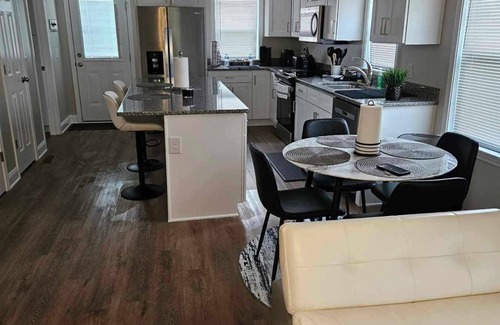 Mount Airy House | Hiatt Rd Farmhouse Charming Remodeled 2-bedroom in lovely Mount Airy on10 acres