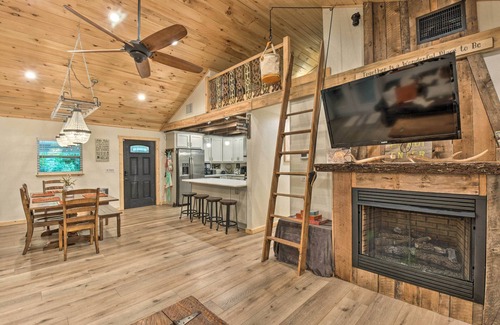 Hiawassee House | Hiawassee Getaway w/Hot Tub, Deck & Lake Access!