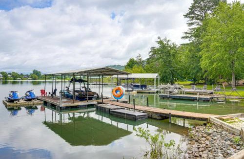 Hiawassee House | Hiawassee Getaway with Hot Tub, Deck and Lake Access!