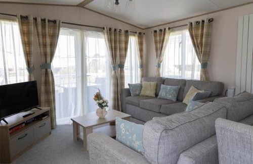 Cayton Bay Apartment | Hiba Luxury Lodge At Parkdean Cayton Bay Holiday Park