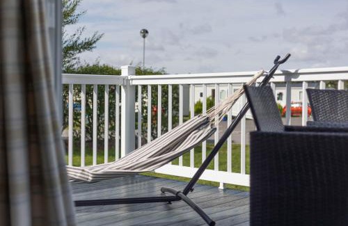 Cayton Bay Apartment | Hiba Luxury Lodge At Parkdean Cayton Bay Holiday Park