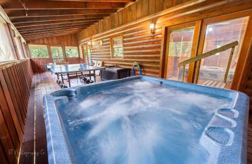 Sevierville House | Hibernation Station cabin