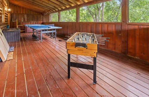 Sevierville House | Hibernation Station cabin