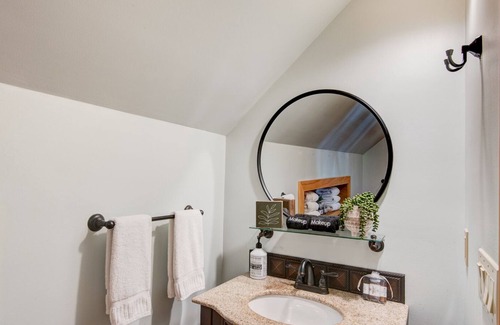Zionville Cabin | Hibernation Station - Soak in the hot tub, enjoy the long range mtn views!