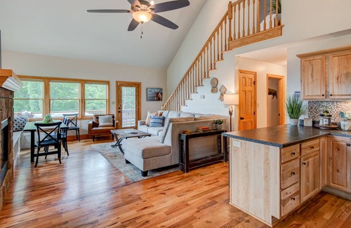 Zionville Cabin | Hibernation Station - Soak in the hot tub, enjoy the long range mtn views!