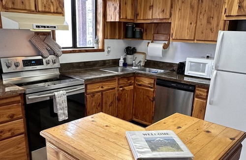 Beaver House | Hibernation Station - Unit #4 - Relax, unwind, refresh!
