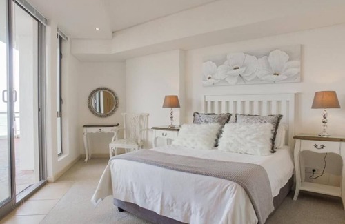 Strand Hotel | Hibernian Towers 505 Apartments