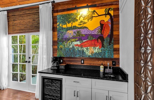 Historic Seaport Cottage | ~Hibiscus Cottage~ Adults Only cottage near Duval with shared pool