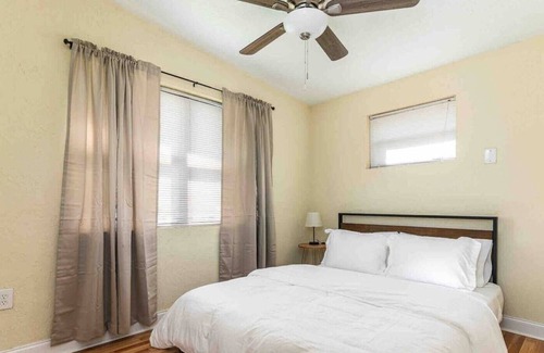 Royal Palm Beach House | Hibiscus Getaway