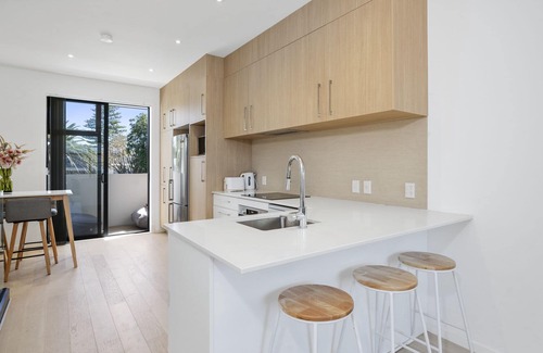 Orewa House | HIBISCUS HAVEN - OREWA HOLIDAY APARTMENT, family friendly in Orewa