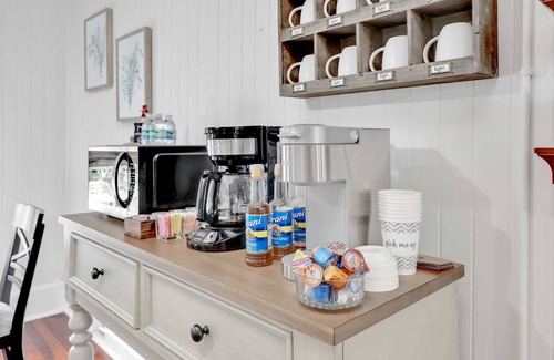 Fort Myers River District House | Hibiscus House Bed Breakfast Citrus Room