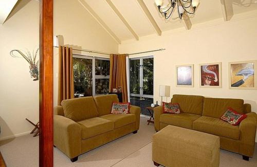 Matapouri House | Hibiscus - Matapouri Holiday Home