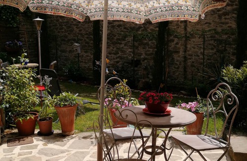 Castino House | Hibiscus of Gautier, suggestive small house with private garden in a medieval village