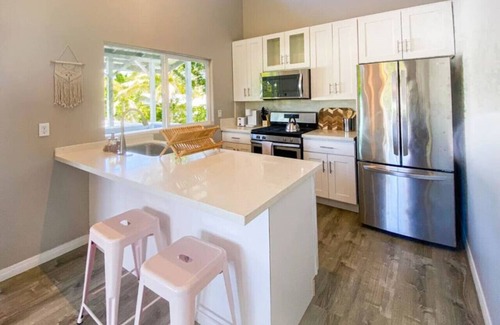 Keaau Apartment | Hibiscus Retreat, Full Kitchen, Lanai, Parking