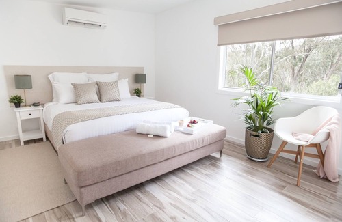 Broadford Cabin | Hickey Vale Farm Lodge Newly built country Stay with Spa