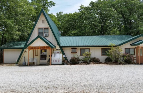 Clinton Cabin | Hickory Hollow Resort