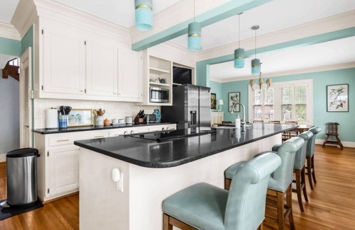 Oakwood Historic District House | Hickory Home Near Downtown & Lake + Pet Friendly