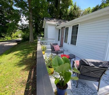 Calvert Beach-Long Beach House | Hickory House on the Chesapeake Bay!