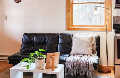 Davis County Cabin | Hickory Lake Getaway- Cozy Cabin Overlooking a Private Lake