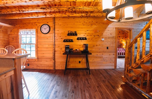 Alliance Cabin | Hickory Lane Farm is all you need for an amazing vacation!