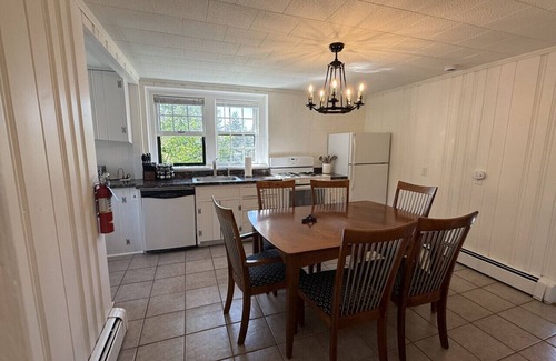 Fishkill House | Hickory on Willow Lake
