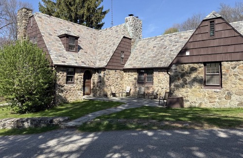 Fishkill House | Hickory on Willow Lake