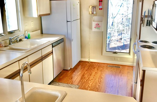 Smith Mountain Lake House | Hickory Point on Smith Mtn Lake! Beautiful House the whole family will love!