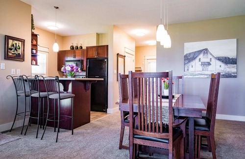 The Blue Mountains Condo | Hickory Ridge - Outdoor Pool/Walk to the Village