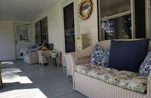 Shore House | Hickory Shores Wildlife Preserve. Kayak, fish, hike, bike trail & wineries.