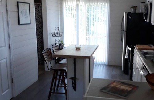 Hickory House | Hickory Tiny House, short and long term rentals