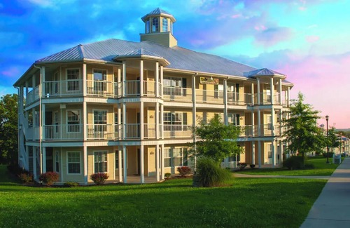 Branson Condo | HICV Holiday Hills Resort studio unit Saturday check-in