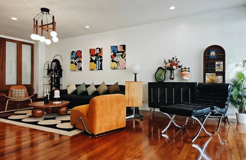 Khlong Tan Nuea House | Hidden 4-bedroom townhome with AC/WiFi in Ekkamai